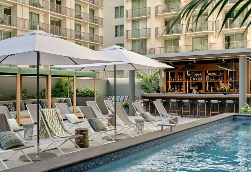 בית מלון כפרי Romer House Waikiki   Adults Only