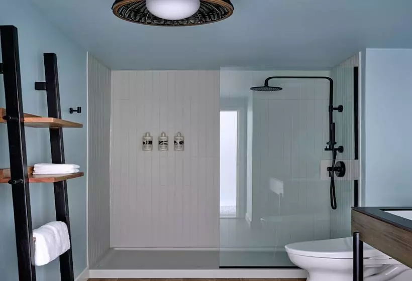 בית מלון כפרי Romer House Waikiki   Adults Only