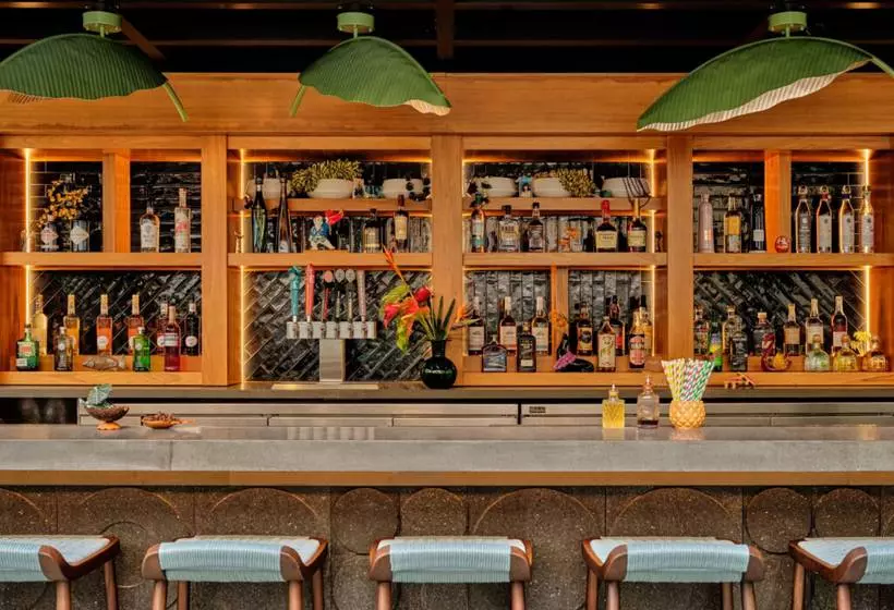 בית מלון כפרי Romer House Waikiki   Adults Only