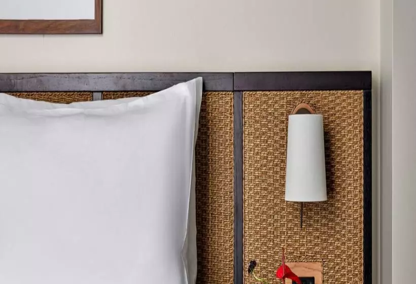 בית מלון כפרי Romer House Waikiki   Adults Only