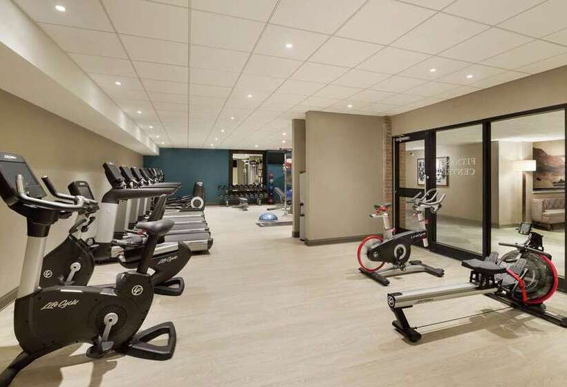 בית מלון כפרי Saranac Curio Collection By Hilton