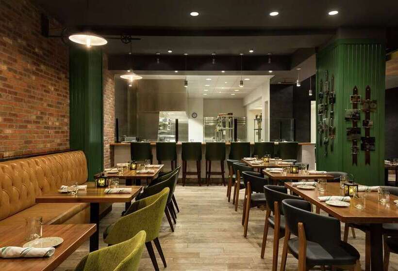 בית מלון כפרי Saranac Curio Collection By Hilton