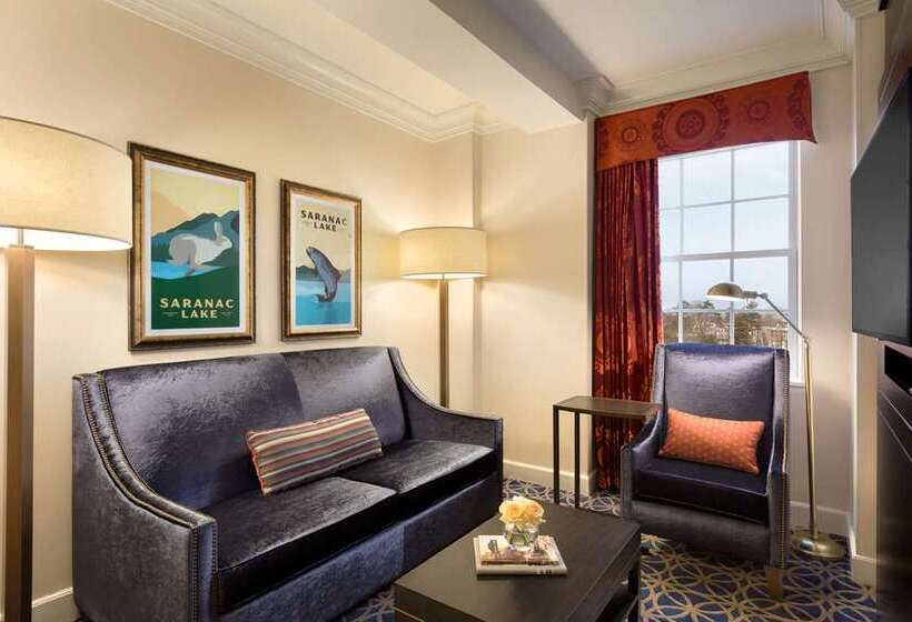 בית מלון כפרי Saranac Curio Collection By Hilton