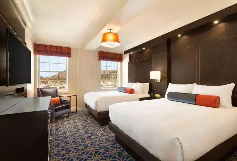 Hotelli Saranac Curio Collection By Hilton