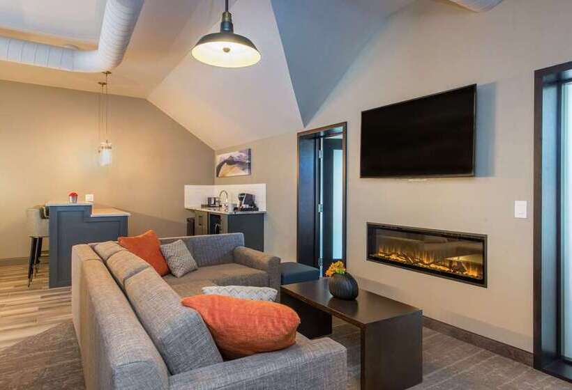 בית מלון כפרי Saranac Curio Collection By Hilton