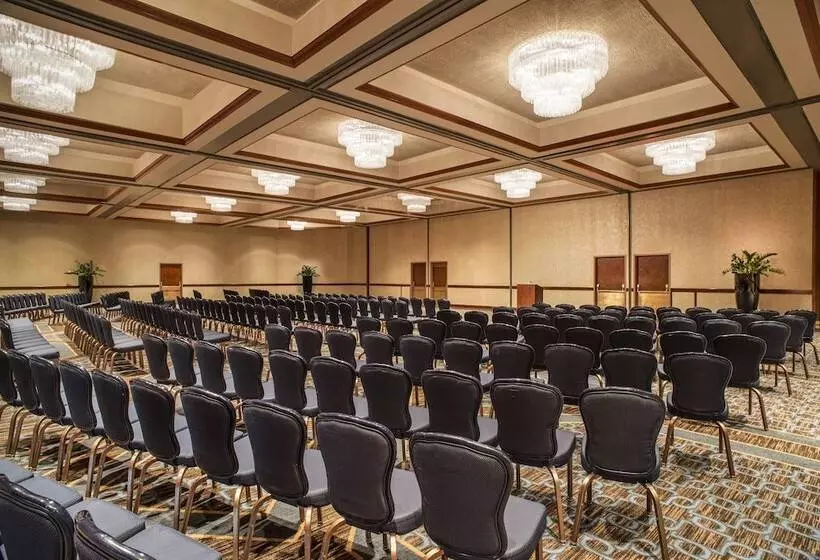 The Plaza Hotel Columbus At Capitol Square