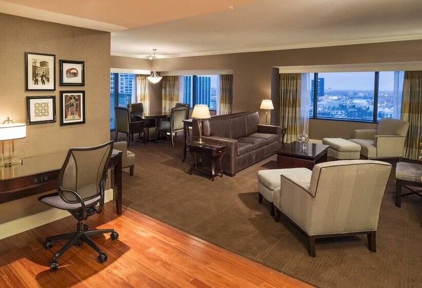 The Plaza Hotel Columbus At Capitol Square