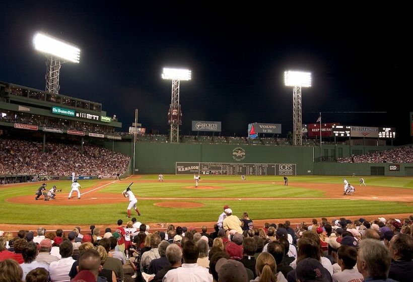 هتل The Inn At Longwood Medical