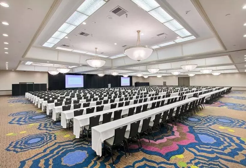 هتل Wyndham San Diego Bayside