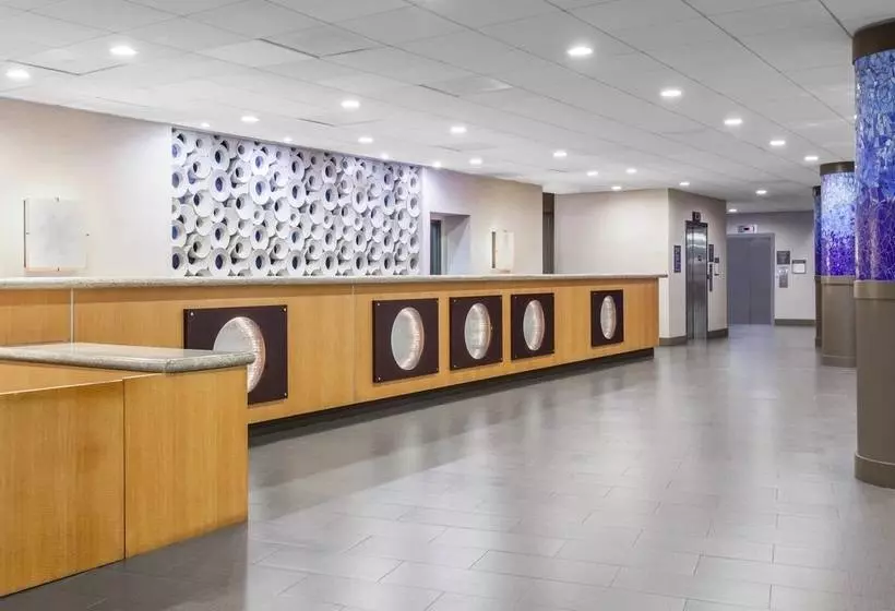 هتل Wyndham San Diego Bayside