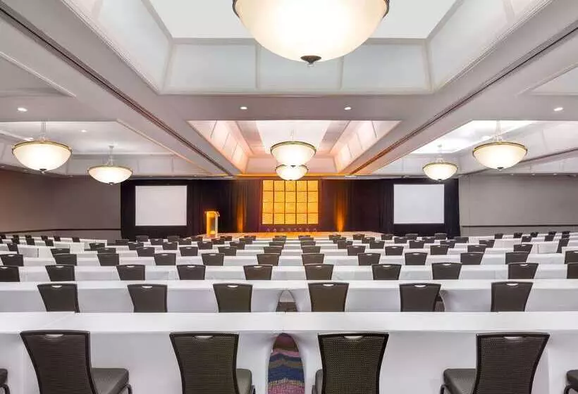 هتل Wyndham San Diego Bayside