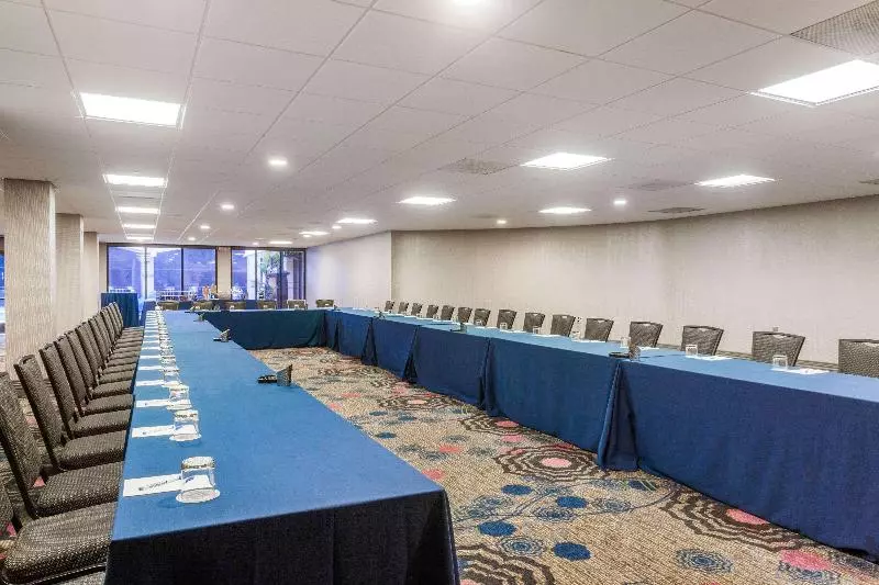 هتل Wyndham San Diego Bayside