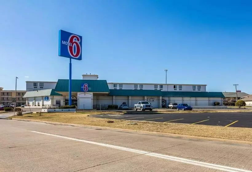 Motel 6 Tulsa OK