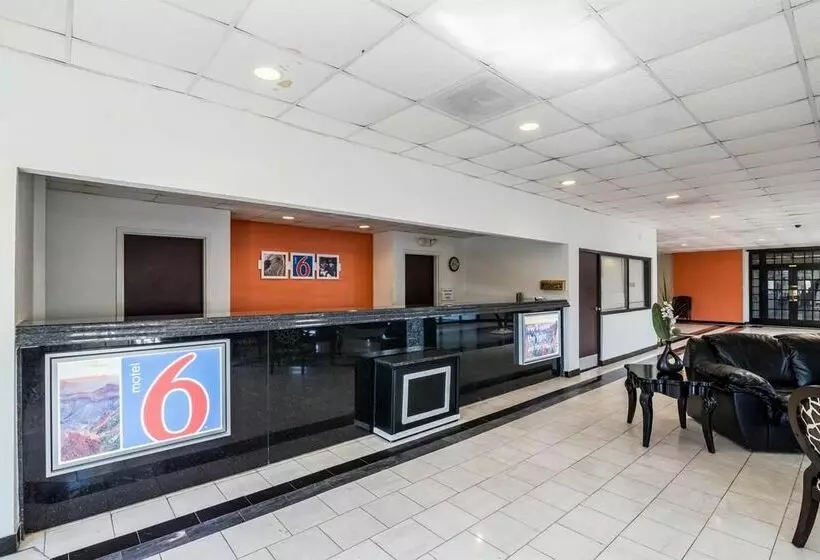 Motel 6 Tulsa OK