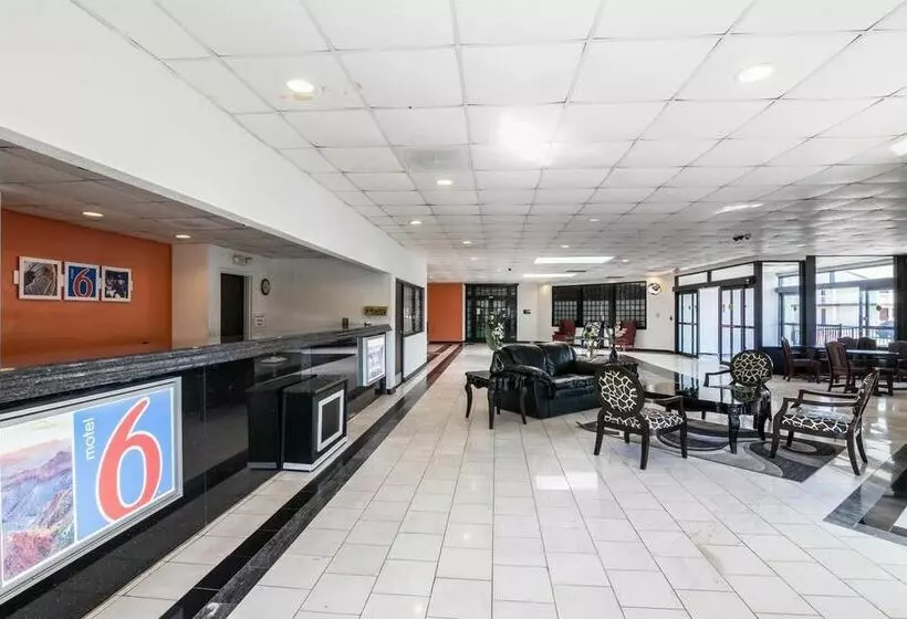 Motel 6 Tulsa OK