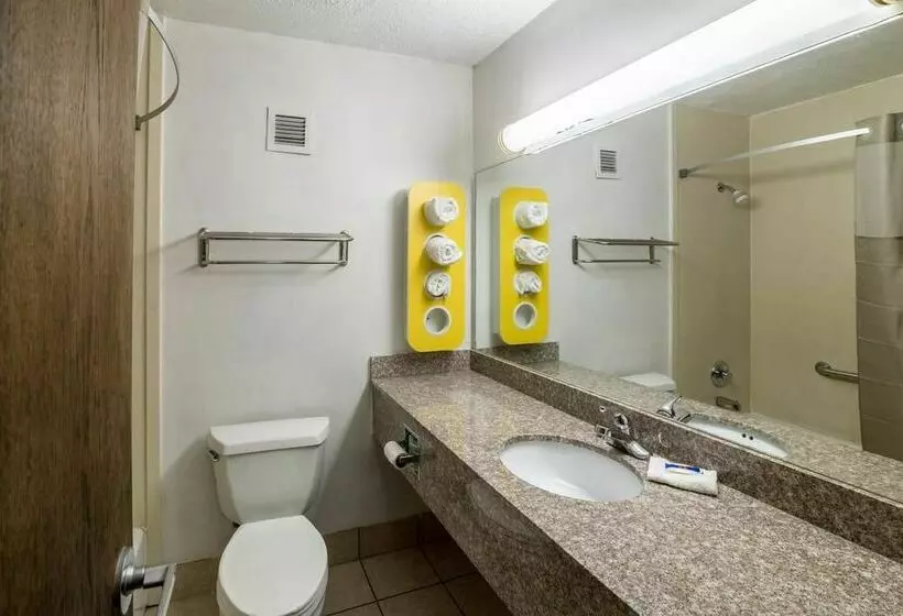Motel 6 Tulsa OK