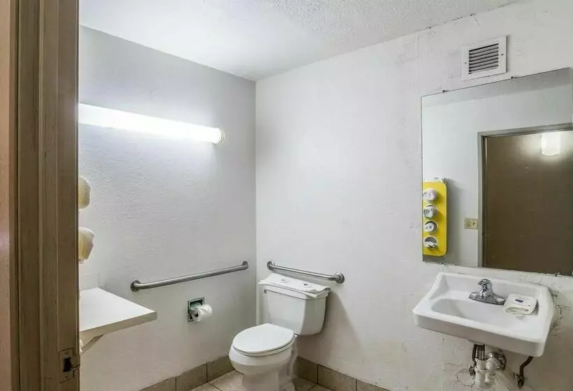 Motel 6 Tulsa OK