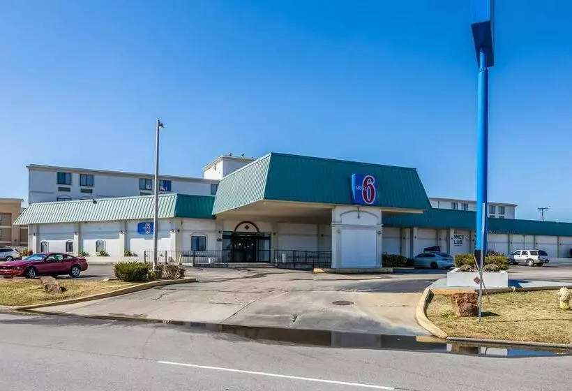 Motel 6 Tulsa OK