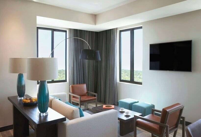 THesis Hotel Miami Coral Gables, Curio Collection by Hilton