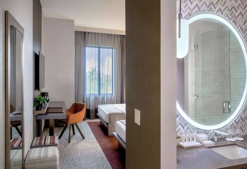 THesis Hotel Miami Coral Gables, Curio Collection by Hilton