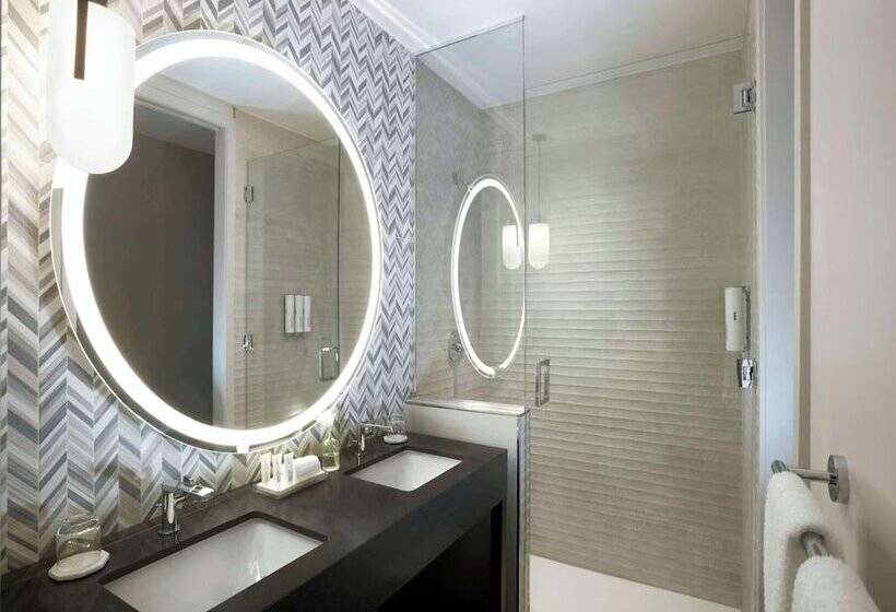 THesis Hotel Miami Coral Gables, Curio Collection by Hilton