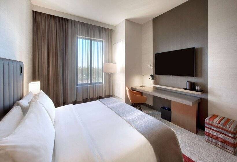 THesis Hotel Miami Coral Gables, Curio Collection by Hilton