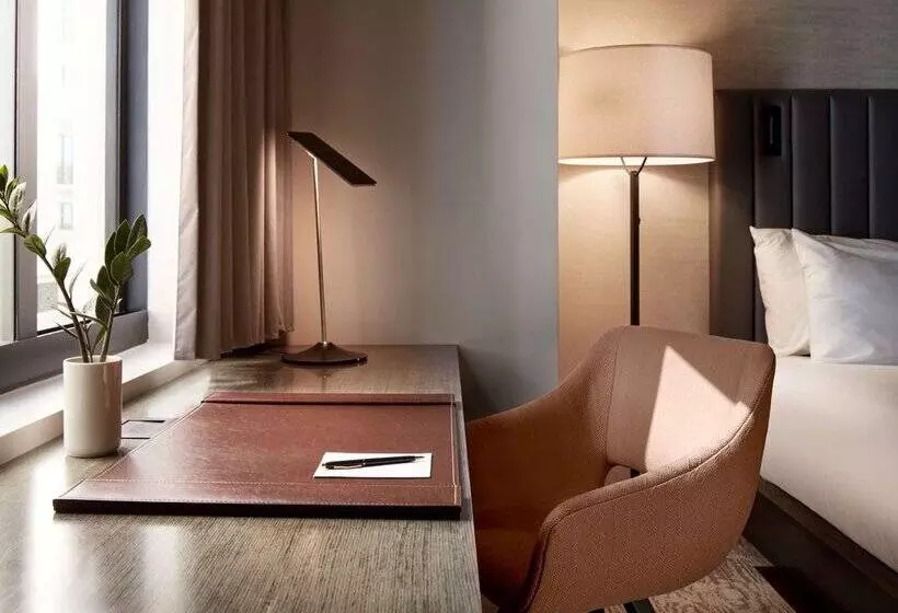 THesis Hotel Miami Coral Gables, Curio Collection by Hilton