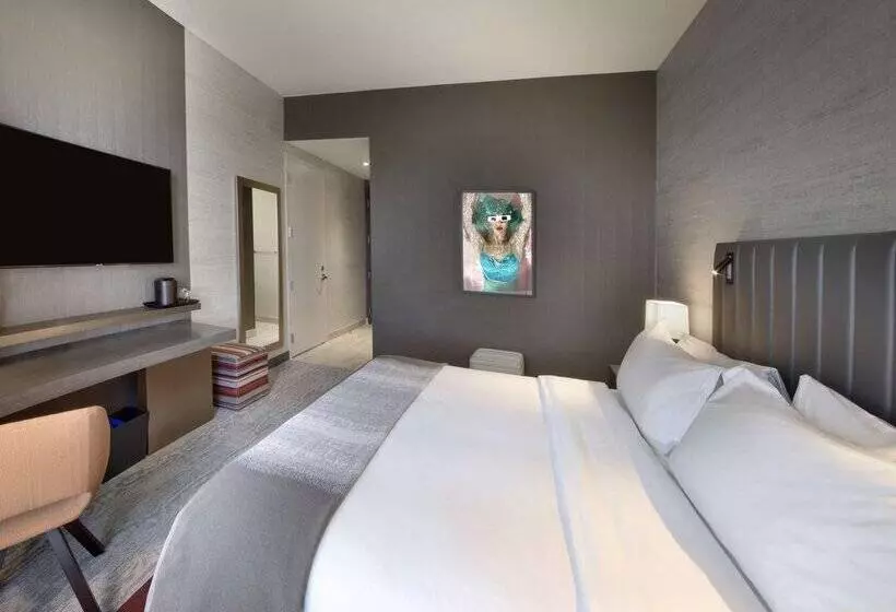 THesis Hotel Miami Coral Gables, Curio Collection by Hilton