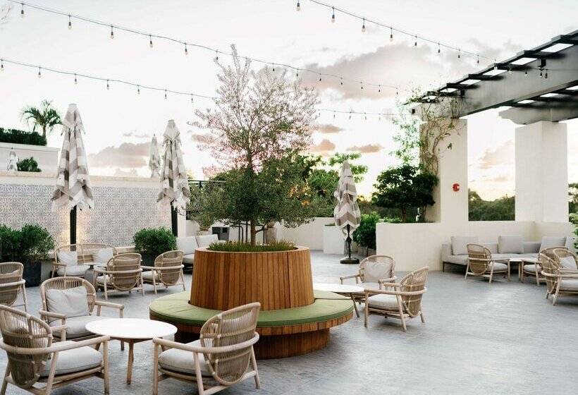 THesis Hotel Miami Coral Gables, Curio Collection by Hilton