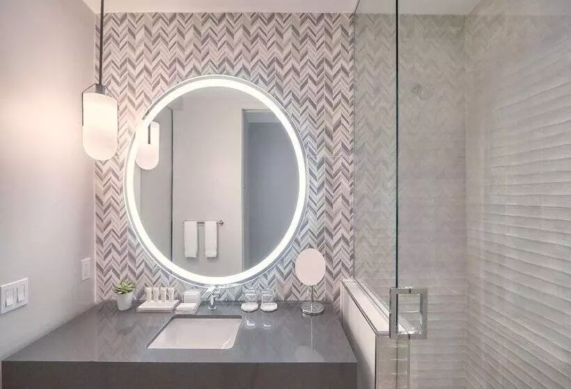 THesis Hotel Miami Coral Gables, Curio Collection by Hilton