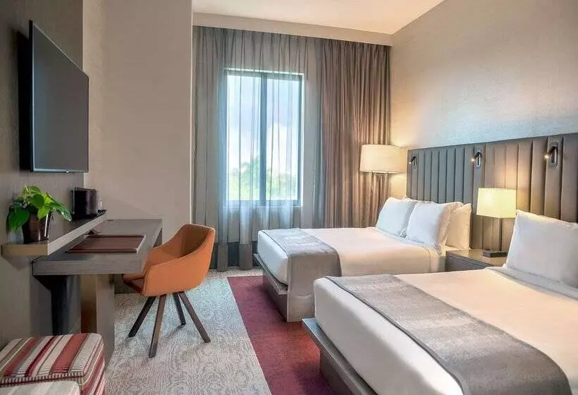 THesis Hotel Miami Coral Gables, Curio Collection by Hilton