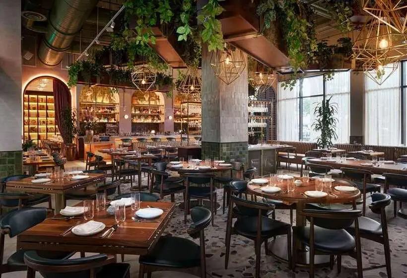 THesis Hotel Miami Coral Gables, Curio Collection by Hilton