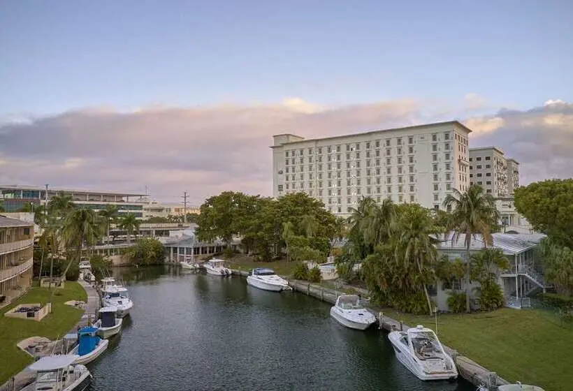 THesis Hotel Miami Coral Gables, Curio Collection by Hilton