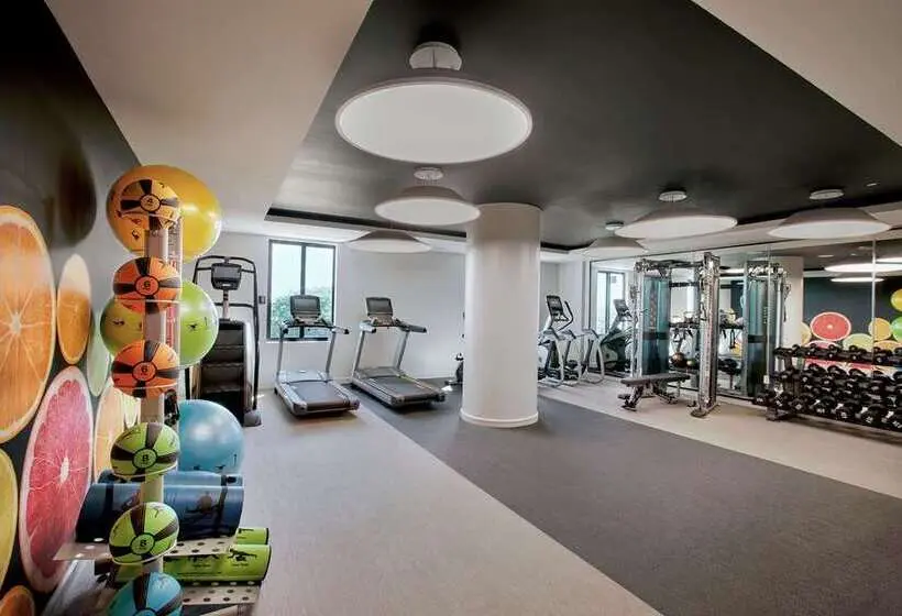 THesis Hotel Miami Coral Gables, Curio Collection by Hilton