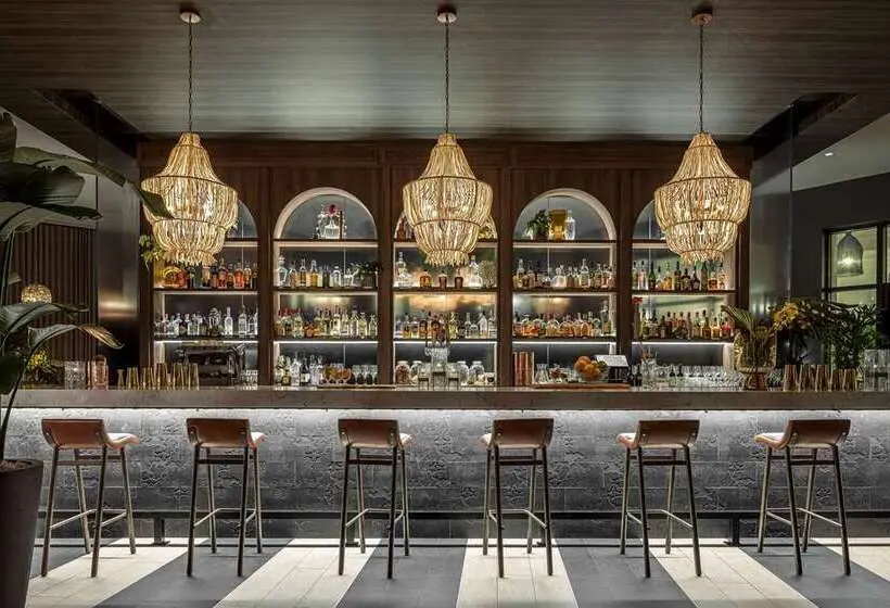 THesis Hotel Miami Coral Gables, Curio Collection by Hilton