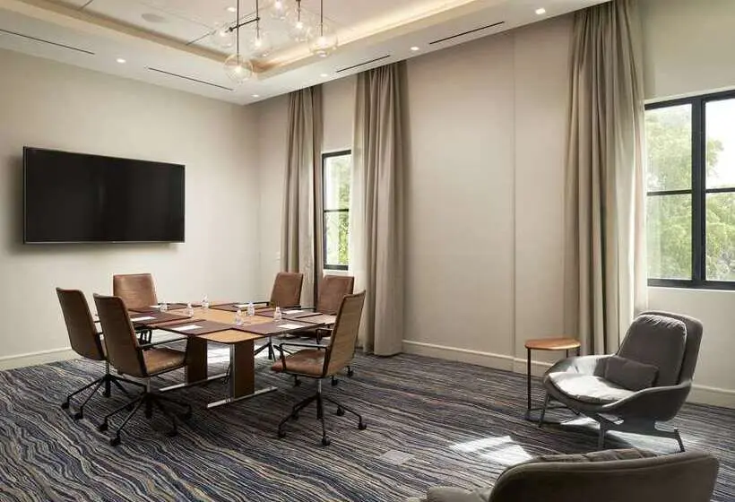 THesis Hotel Miami Coral Gables, Curio Collection by Hilton