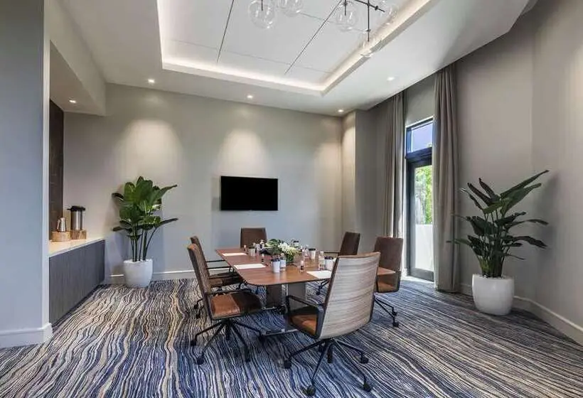 THesis Hotel Miami Coral Gables, Curio Collection by Hilton