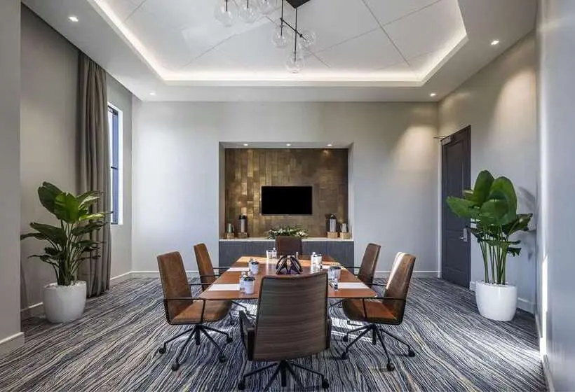THesis Hotel Miami Coral Gables, Curio Collection by Hilton