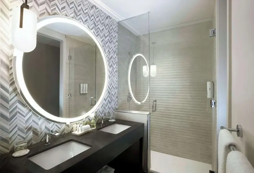 THesis Hotel Miami Coral Gables, Curio Collection by Hilton