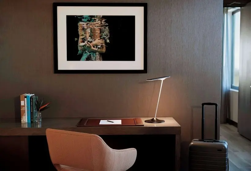 THesis Hotel Miami Coral Gables, Curio Collection by Hilton