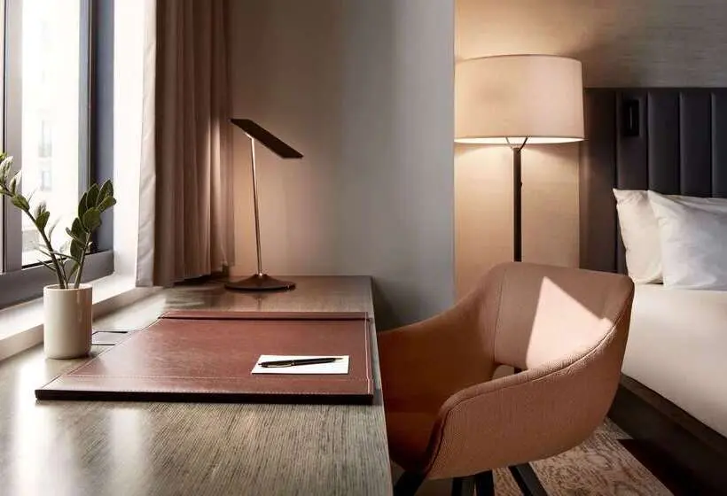 THesis Hotel Miami Coral Gables, Curio Collection by Hilton