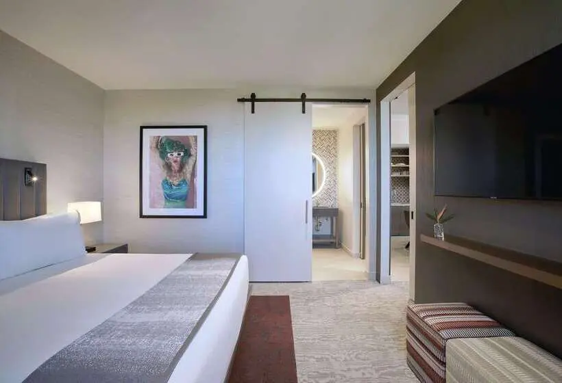 THesis Hotel Miami Coral Gables, Curio Collection by Hilton