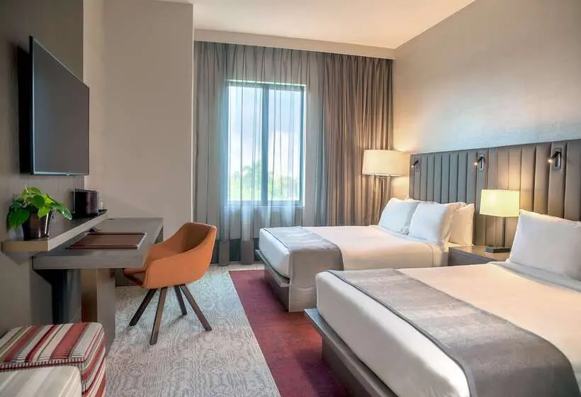 THesis Hotel Miami Coral Gables, Curio Collection by Hilton