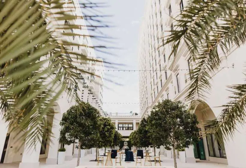 THesis Hotel Miami Coral Gables, Curio Collection by Hilton