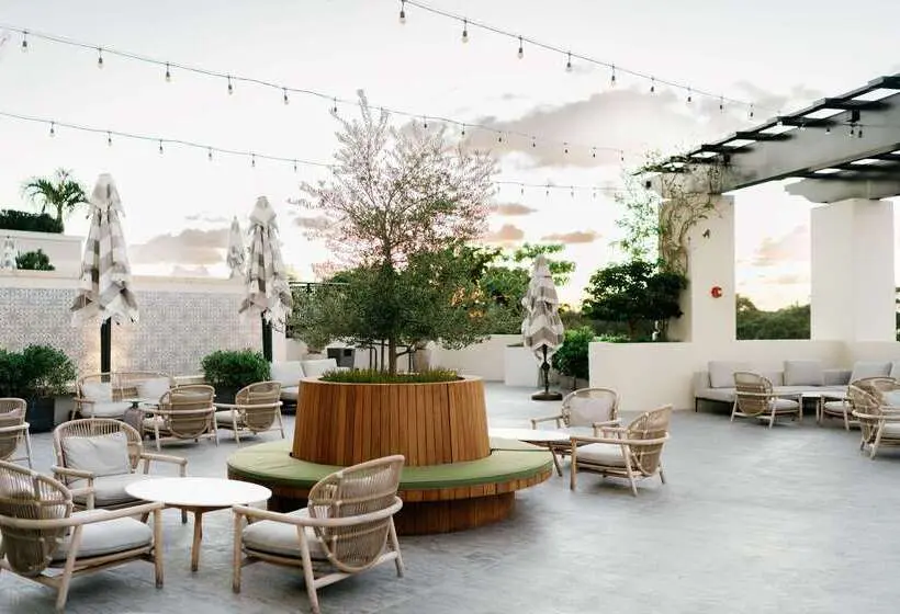 THesis Hotel Miami Coral Gables, Curio Collection by Hilton