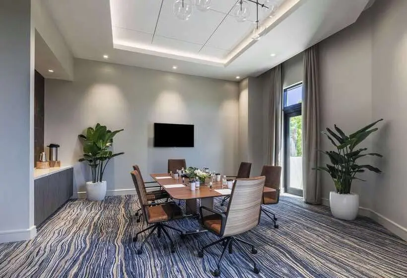 THesis Hotel Miami Coral Gables, Curio Collection by Hilton