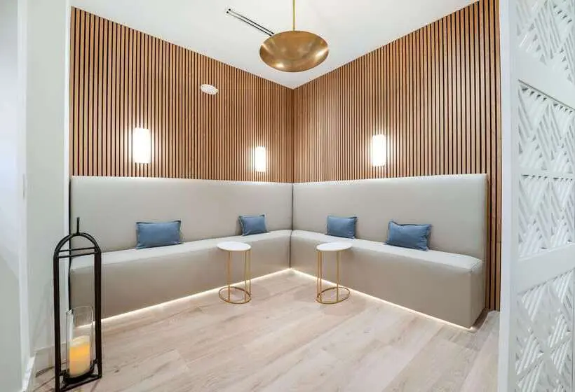 THesis Hotel Miami Coral Gables, Curio Collection by Hilton