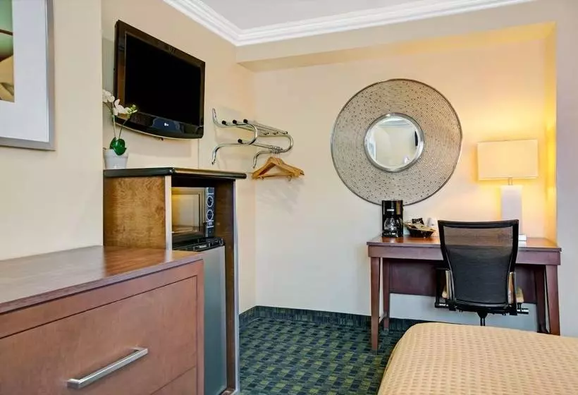 فندق Days Inn By Wyndham San Francisco  Lombard