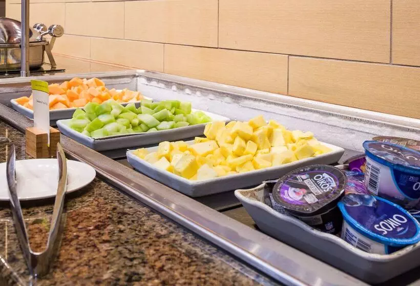 فندق Doubletree By Hilton Boston Andover