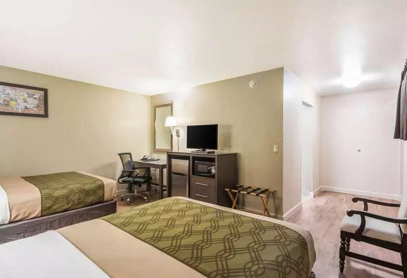 בית מלון כפרי Econo Lodge Inn & Suites I 35 At Shawnee Mission